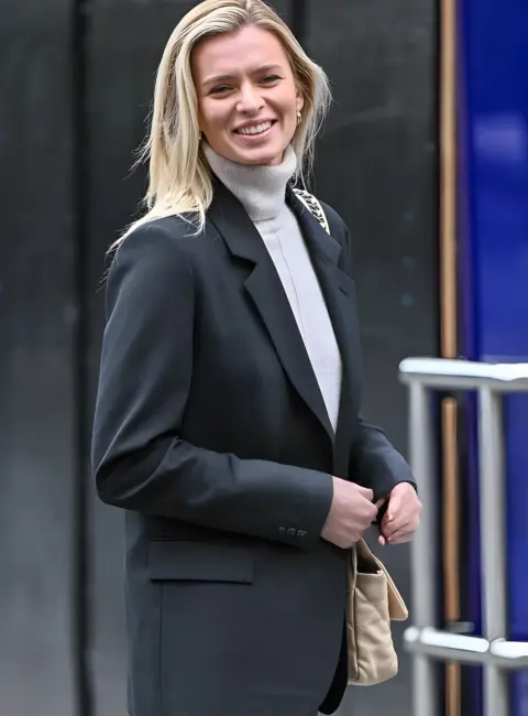 Dancing Sensation Nadiya Bychkova Spotted at Global Studios in London 06-05-25