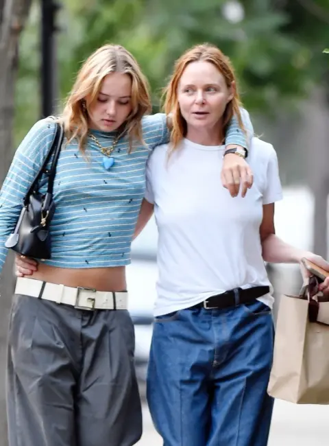 Stella McCartney and Daughter Bailey Enjoy a Sweet Stroll in Notting Hill 07-23-26