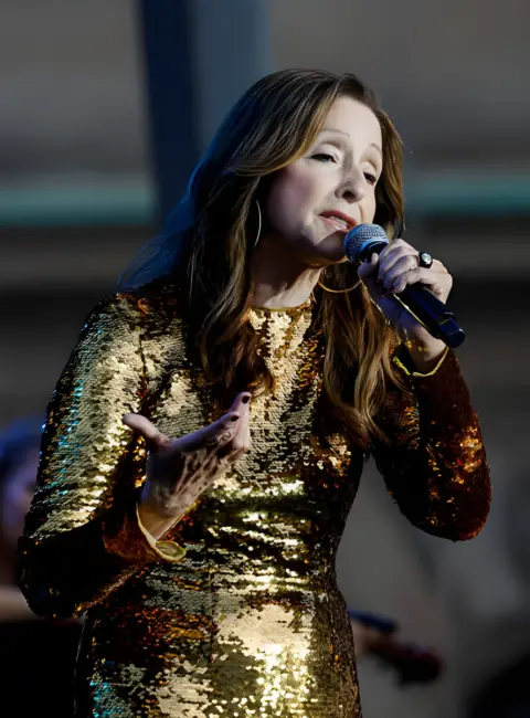 Vicky Leandros – Performs Live During the Thurn And Taxis Castle Festival 2025 in Regensburg, Germany 07-21-25