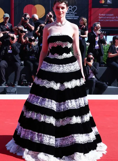 Thomasin McKenzie – Attends ‘The Testament of Ann Lee’ Red Carpet During the 82nd Venice International Film Festival, Venice, Italy 09-01-2025