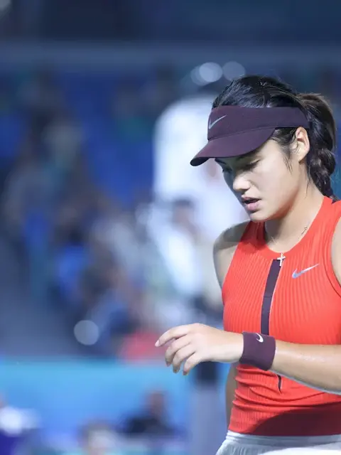 Emma Raducanu Battles Back Troubles in Tough Loss to Zhu Lin at Ningbo Open 10-14-2025